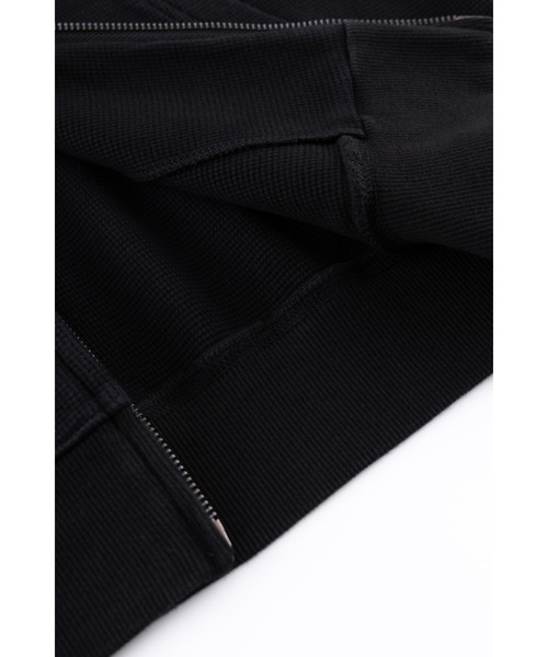 SUPPLIER(サプライヤー)の「ジップフーディ|Multiple Cross Leather Patch Thermal Zip Hoodie|SUPPLIER(パーカー・メンズ・ブラック/ピンク・XX-LARGE/X-LARGE/LARGE/MEDIUM/SMALL)」の17枚目の写真