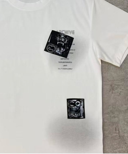revertical(リバーティカル)の「グラフィックバックプリントTシャツ/フォトコラージュデザイン 半袖ルーズT(Tシャツ/カットソー・メンズ・ホワイト/ブラック・LARGE/MEDIUM)」の3枚目の写真