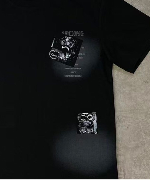 revertical(リバーティカル)の「グラフィックバックプリントTシャツ/フォトコラージュデザイン 半袖ルーズT(Tシャツ/カットソー・メンズ・ホワイト/ブラック・LARGE/MEDIUM)」の6枚目の写真