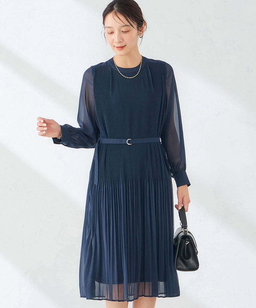 a.v.v（アーヴェヴェ）の「【WEB限定】ランダムプリーツワンピース（ワンピース・レディース・ブルー/ネイビー・36/38/42/40）」の2枚目の写真