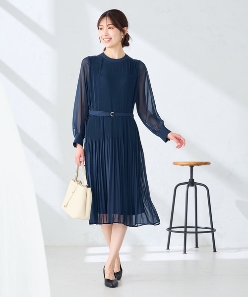 a.v.v（アーヴェヴェ）の「【WEB限定】ランダムプリーツワンピース（ワンピース・レディース・ブルー/ネイビー・36/38/42/40）」の9枚目の写真