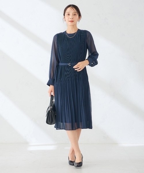 a.v.v（アーヴェヴェ）の「【WEB限定】ランダムプリーツワンピース（ワンピース・レディース・ブルー/ネイビー・36/38/42/40）」の14枚目の写真