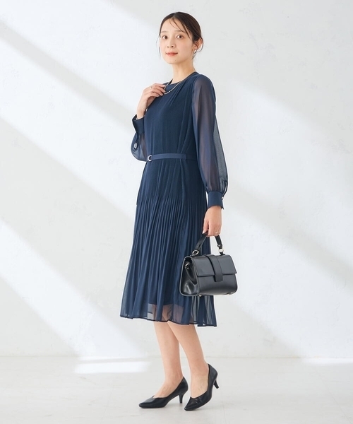 a.v.v（アーヴェヴェ）の「【WEB限定】ランダムプリーツワンピース（ワンピース・レディース・ブルー/ネイビー・36/38/42/40）」の15枚目の写真