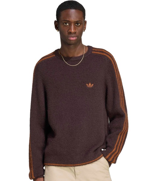 adidas(アディダス)の「adidas 3 STRIPES FLUFFY KNIT CREW / アディダス 3 ストライプス フラッフィー ニット クルー(ニット/セーター・メンズ・ブラウン・S/M/L/XL/XXL)」の1枚目の写真