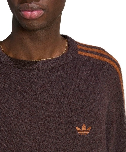 adidas(アディダス)の「adidas 3 STRIPES FLUFFY KNIT CREW / アディダス 3 ストライプス フラッフィー ニット クルー(ニット/セーター・メンズ・ブラウン・S/M/L/XL/XXL)」の2枚目の写真