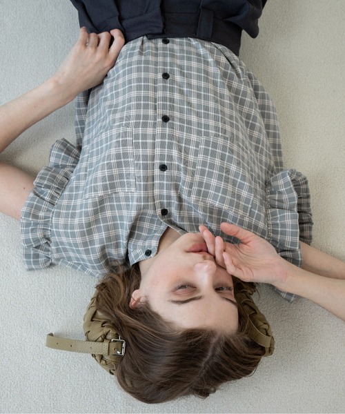 lawgy(ラウジー)の「band collar balloon sleeve tops / バンドカラーバルーンスリーブトップス(その他トップス・レディース・ベージュ系/ブルー/ブラック・FREE)」の5枚目の写真