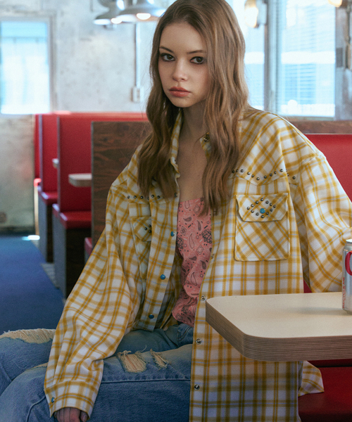 ERER(エルエル)の「Oversized Sheer Studded Check Shirt Yellow(シャツ/ブラウス・レディース・イエロー・F)」の1枚目の写真