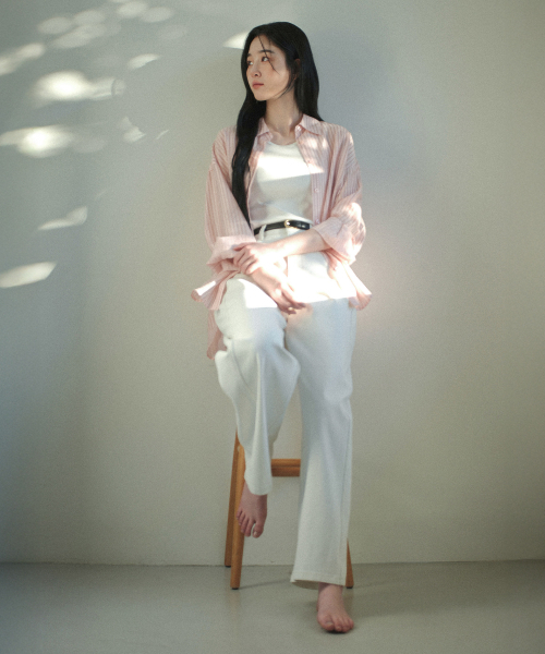 MIND BRIDGE WOMEN（マインドブリッジウーマン）の「[W]カーブドワイドホワイトデニムパンツ（デニムパンツ・レディース・アイボリー・55/66/77）」の6枚目の写真