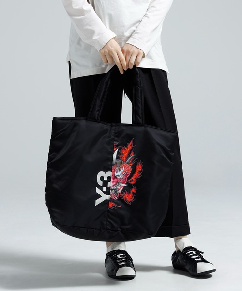 Y-3(ワイスリー)の「Y-3 GRAPHIC TOTE BAG(トートバッグ・メンズ・ブラック・ONE SIZE)」の3枚目の写真