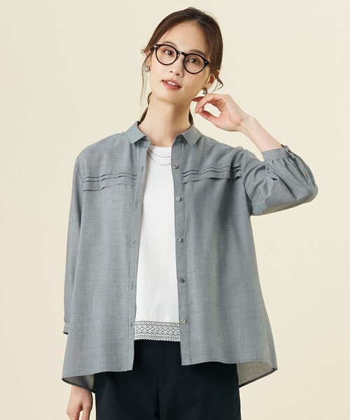 J.PRESS(ジェイプレス)の「【シーンレスに活躍】ウォッシャブルキュプラツイル タックデザイン ブラウス(シャツ/ブラウス・レディース・ブルー系/パープル系1/ダークブラウン系1/ブラック系3・T13/T15)」の2枚目の写真