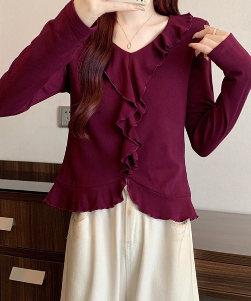 2ly2(トゥーリートゥー)の「フリルデザイン Vネック ペプラムトップス / フェミニン フリルカットソー(Tシャツ/カットソー・レディース・ボルドー/パープル/ブラック/ベージュ・FREE)」の6枚目の写真