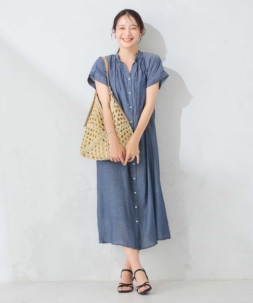 a.v.v(アーヴェヴェ)の「シアーデニムスキッパーワンピース(ワンピース・レディース・ネイビー・38/40)」の2枚目の写真