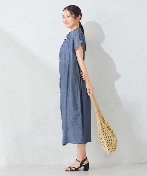 a.v.v(アーヴェヴェ)の「シアーデニムスキッパーワンピース(ワンピース・レディース・ネイビー・38/40)」の5枚目の写真