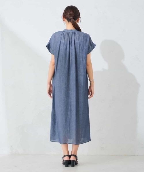 a.v.v(アーヴェヴェ)の「シアーデニムスキッパーワンピース(ワンピース・レディース・ネイビー・38/40)」の8枚目の写真