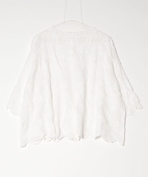 gossip!ロサンゼルス(ゴシップロサンゼルス)の「【Y2Kガーリー】レース刺繍シアーデザインブラウス(紫外線対策)(Tシャツ/カットソー・レディース・ホワイト・M)」の2枚目の写真