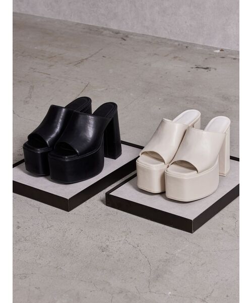 GYDA（ジェイダ）の「BASICチャンキーサンダル（サンダル・レディース・ブラック・SMALL/MEDIUM）」の2枚目の写真
