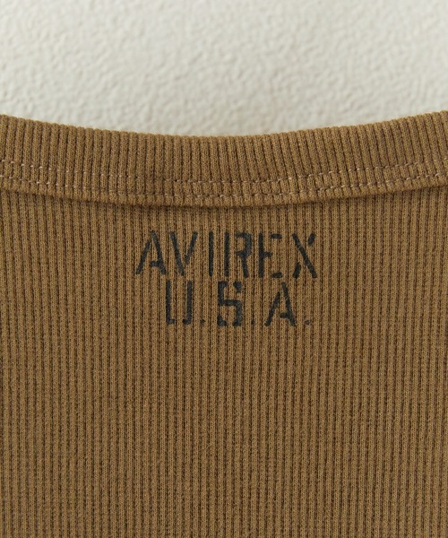 AVIREX(アヴィレックス)の「AVIREX/アビレックス DAILY S/S RIB V NECK TEE デイリー 半袖 リブ Vネック Tシャツ タイト スリムフィット メンズ レディース 秋 秋服 2026年秋冬(Tシャツ/カットソー・メンズ・ホワイト/ブラック/グレー/オリーブ/ロイヤルブルー/チャコール・S/M/L)」の7枚目の写真