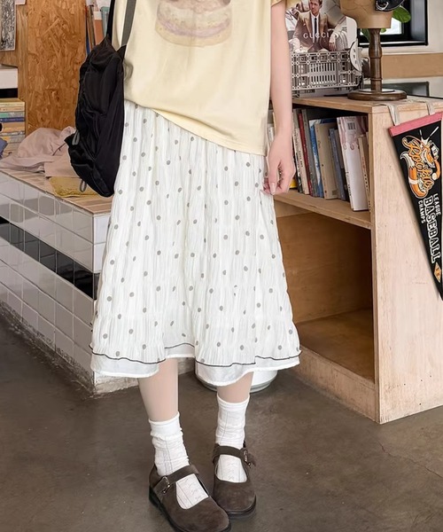 AMAJI(アマジ)の「ドット柄 ジャガード メロウフリル Aラインスカート(スカート・レディース・ベージュ・SMALL/MEDIUM/LARGE/X-LARGE)」の3枚目の写真