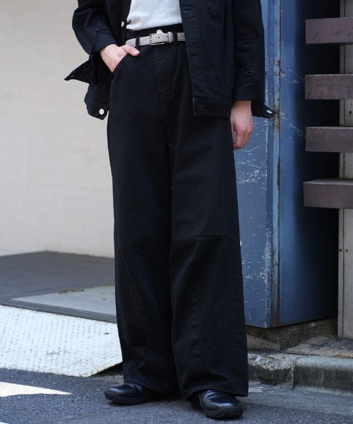 SHINYAKOZUKA(シンヤコヅカ)の「SHINYA KOZUKA/シンヤコズカ/ordinary city darts straight(デニムパンツ・メンズ・ブラック/その他4・M/S)」の3枚目の写真