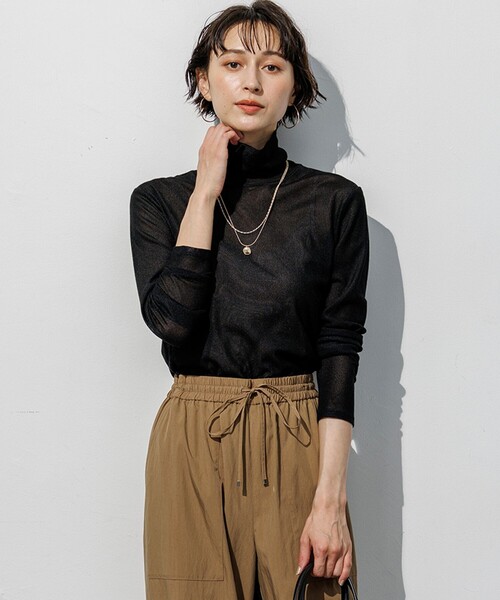 23区 L(ニジュウサンクオオキイサイズ)の「ブラッシュドチュールタートル シアー カットソー(Tシャツ/カットソー・レディース・ブラック系/アイボリー系・46/44/48)」の2枚目の写真