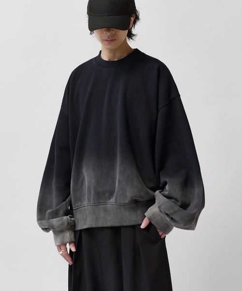 Lui's(ルイス)の「【Neucon】GRADATION BLEACH OVER SWEAT / グラデーションブリーチオーバースウェットプルオーバー(スウェット・メンズ・グレー/ブラック・2/1)」の1枚目の写真