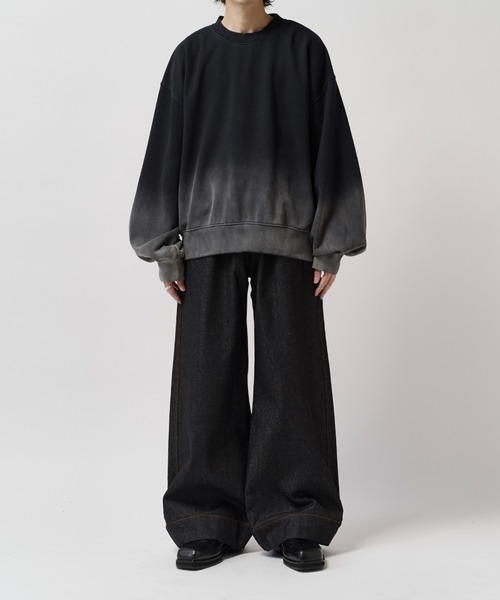 Lui's(ルイス)の「【Neucon】GRADATION BLEACH OVER SWEAT / グラデーションブリーチオーバースウェットプルオーバー(スウェット・メンズ・グレー/ブラック・2/1)」の3枚目の写真