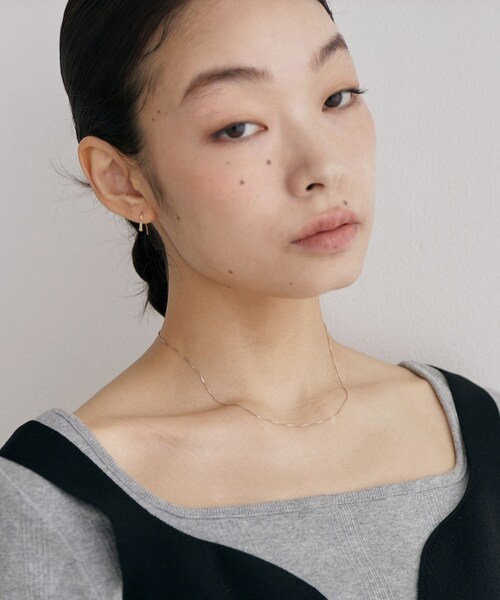COCOSHNIK ONKITSCH（ココシュニックオンキッチュ）の「K10プレートフック スモールマーキスピアス（ピアス（両耳用）・レディース・イエローゴールド・00）」の6枚目の写真