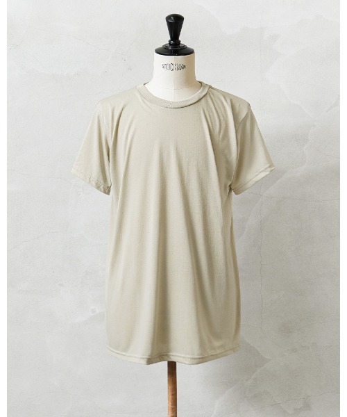 MILITARY(ミリタリー)の「実物 新品 デッドストック 米軍 MOISTURE WICKING Tシャツ SAND【1パック】MADE IN USA(Tシャツ/カットソー・メンズ・サンドベージュ・MEDIUM/LARGE)」の1枚目の写真