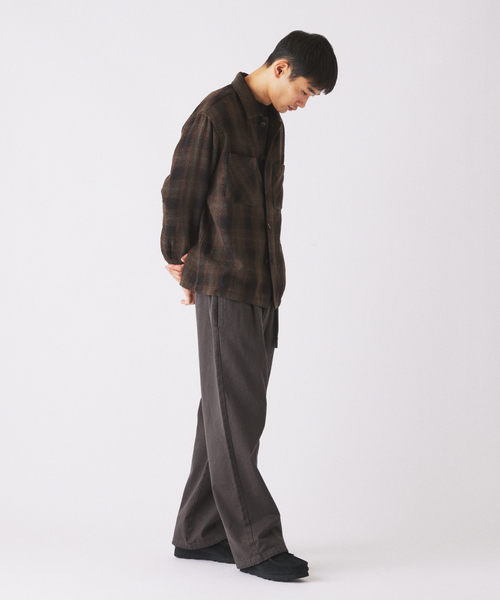 JOURNAL STANDARD relume(ジャーナルスタンダード レリューム)の「リング オンブレ チェックシャツ(シャツ/ブラウス・メンズ・ブラック/アイボリー/カーキ・MEDIUM/LARGE)」の5枚目の写真