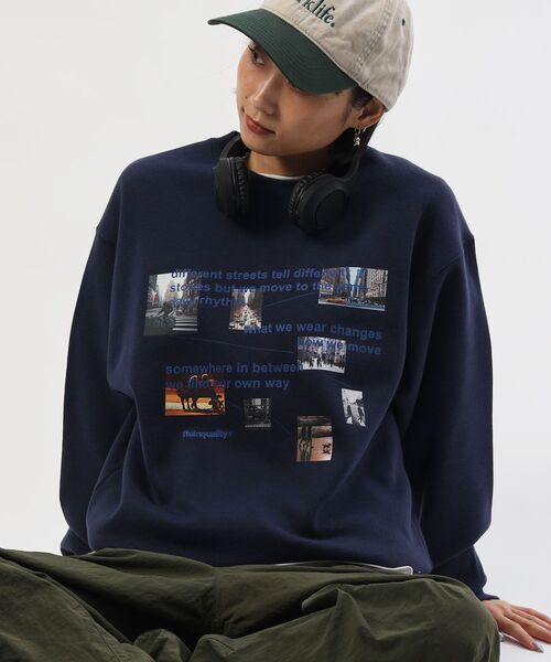 FFEIN(フェイン)の「【FFEIN(フェイン)】ヘビーウエイトエディトリアルロゴスウェット / スウェット クルーネック フォトプリント 裏起毛 ユニセックス(スウェット・メンズ・ダークネイビー/アッシュグレー/ダークブラウン/ブラック/バーガンディー・MEDIUM/SMALL/LARGE)」の4枚目の写真