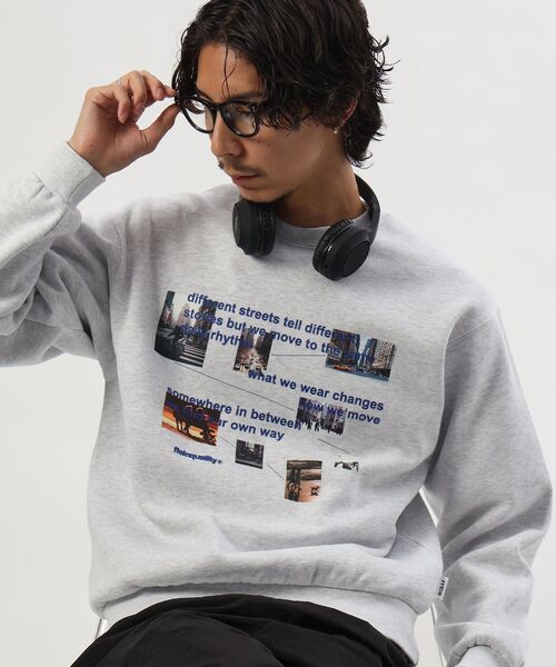 FFEIN(フェイン)の「【FFEIN(フェイン)】ヘビーウエイトエディトリアルロゴスウェット / スウェット クルーネック フォトプリント 裏起毛 ユニセックス(スウェット・メンズ・ダークネイビー/アッシュグレー/ダークブラウン/ブラック/バーガンディー・MEDIUM/SMALL/LARGE)」の3枚目の写真