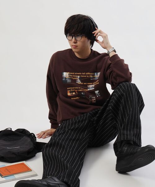 FFEIN(フェイン)の「【FFEIN(フェイン)】ヘビーウエイトエディトリアルロゴスウェット / スウェット クルーネック フォトプリント 裏起毛 ユニセックス(スウェット・メンズ・ダークネイビー/アッシュグレー/ダークブラウン/ブラック/バーガンディー・MEDIUM/SMALL/LARGE)」の8枚目の写真