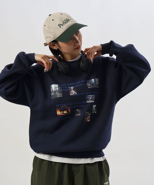 FFEIN(フェイン)の「【FFEIN(フェイン)】ヘビーウエイトエディトリアルロゴスウェット / スウェット クルーネック フォトプリント 裏起毛 ユニセックス(スウェット・メンズ・ダークネイビー/アッシュグレー/ダークブラウン/ブラック/バーガンディー・MEDIUM/SMALL/LARGE)」の10枚目の写真