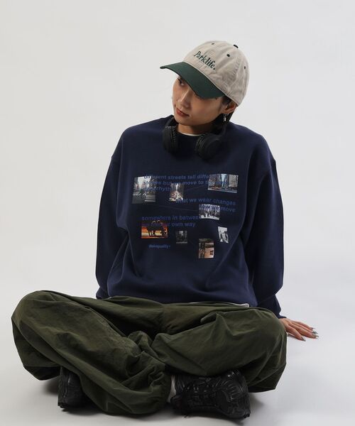 FFEIN(フェイン)の「【FFEIN(フェイン)】ヘビーウエイトエディトリアルロゴスウェット / スウェット クルーネック フォトプリント 裏起毛 ユニセックス(スウェット・メンズ・ダークネイビー/アッシュグレー/ダークブラウン/ブラック/バーガンディー・MEDIUM/SMALL/LARGE)」の12枚目の写真