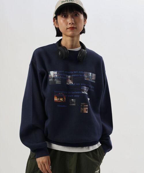 FFEIN(フェイン)の「【FFEIN(フェイン)】ヘビーウエイトエディトリアルロゴスウェット / スウェット クルーネック フォトプリント 裏起毛 ユニセックス(スウェット・メンズ・ダークネイビー/アッシュグレー/ダークブラウン/ブラック/バーガンディー・MEDIUM/SMALL/LARGE)」の15枚目の写真