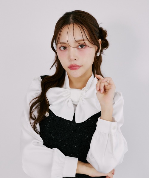 Suyunn(スユン)の「ビッグリボンサテンブラウス(シャツ/ブラウス・レディース・ブラック/ホワイト・M)」の18枚目の写真