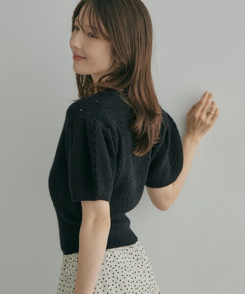couture brooch（クチュールブローチ）の「透かし編みVネックカーディガン（カーディガン/ボレロ・レディース・ベージュ/ブラック/グレー・38）」の13枚目の写真
