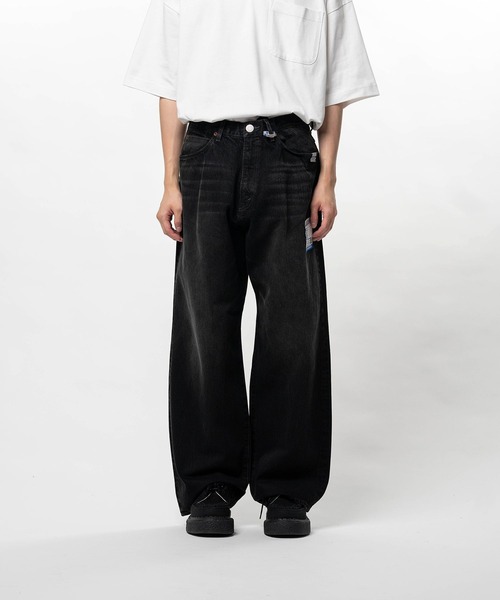 In・stru(men-tal).（インストルメンタル）の「【in・stru(men-tal)./ インストールメンタル】HARD WASHED SELVAGE DENIM BAGGY PANTS（デニムパンツ・メンズ・ブラック/インディゴブルー・44/46）」の2枚目の写真