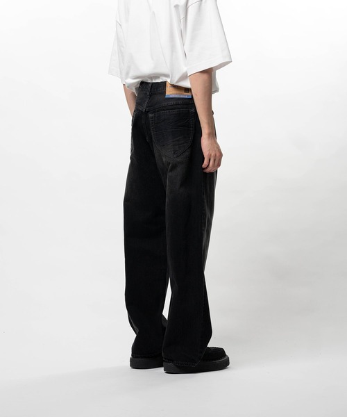 In・stru(men-tal).（インストルメンタル）の「【in・stru(men-tal)./ インストールメンタル】HARD WASHED SELVAGE DENIM BAGGY PANTS（デニムパンツ・メンズ・ブラック/インディゴブルー・44/46）」の4枚目の写真