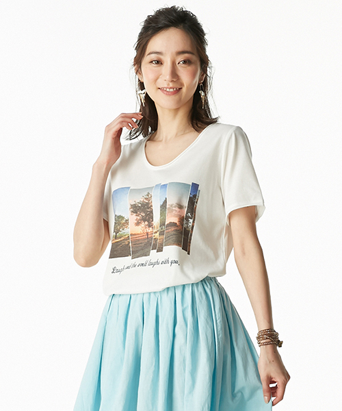 IEDIT(イディット)の「ミルブロウズ 着こなしのアクセントになるフォトグラフィックプリントVネックTシャツ (Tシャツ/カットソー・レディース・杢グレー/ホワイト・LARGE/SMALL/X-LARGE/MEDIUM/XX-LARGE)」の13枚目の写真