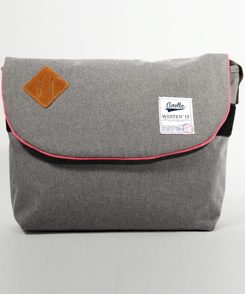 anello（アネロ）の「ナイロン メッセンジャーバッグ A4対応 anello（メッセンジャーバッグ・メンズ・ライトグレー/グレー/ブルー/ベージュ/カモフラージュ/ネイビー/ブラック/ワイン/カーキ/その他/その他1・FREE）」の3枚目の写真