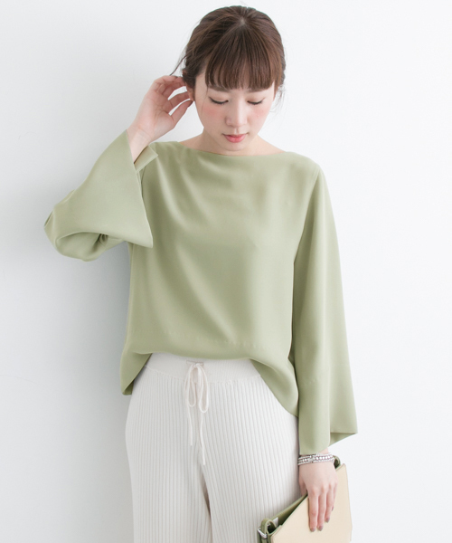 URBAN RESEARCH（アーバンリサーチ）の「 UR ワイドスリーブスリットブラウス（シャツ/ブラウス・レディース・ブルー系その他/ライトカーキ/オフホワイト・FREE）」の3枚目の写真