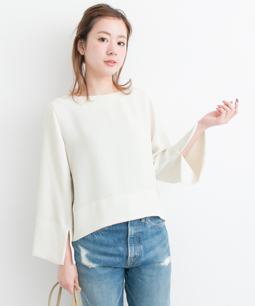 URBAN RESEARCH（アーバンリサーチ）の「 UR ワイドスリーブスリットブラウス（シャツ/ブラウス・レディース・ブルー系その他/ライトカーキ/オフホワイト・FREE）」の2枚目の写真