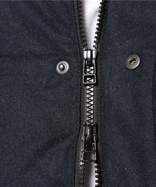 MEN'S BIGI（メンズビギ）の「ダウンベスト（ダウンベスト・メンズ・グレー/ネイビー/キャメル・SMALL/MEDIUM/LARGE/LL）」の10枚目の写真