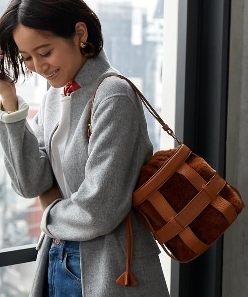 green label relaxing（グリーンレーベルリラクシング）の「KF BAG IN BAG ファーコンビバッグ ◆（ショルダーバッグ・レディース・ブラック/ブラウン・FREE）」の2枚目の写真