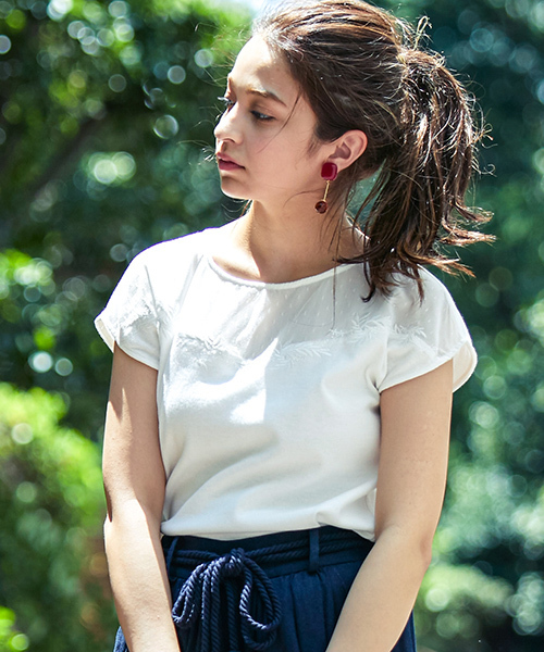 N.（N. Natural Beauty Basic）（エヌエヌナチュラルビューティーベーシック）の「チュール刺しゅうカットソー（Tシャツ/カットソー・レディース・ネイビー/ホワイト/ピンク・MEDIUM）」の2枚目の写真