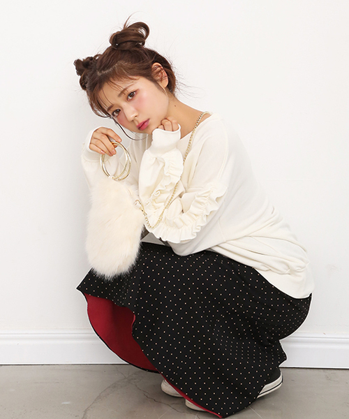 one after another NICE CLAUP（ワンアフターアナザーナイスクラップ）の「お袖にたっぷりフリルトップス（スウェット・レディース・オフホワイト/ブラック/パープル・FREE）」の15枚目の写真