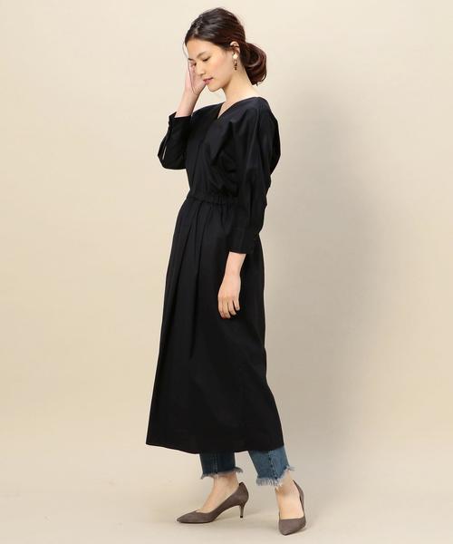 BEAUTY&YOUTH UNITED ARROWS(ビューティーアンドユースユナイテッドアローズ)の「BY コットンギャザーVネックドルマンスリーブワンピース ◆(ワンピース・レディース・ベージュ/オレンジ系その他/ネイビー・FREE)」の3枚目の写真