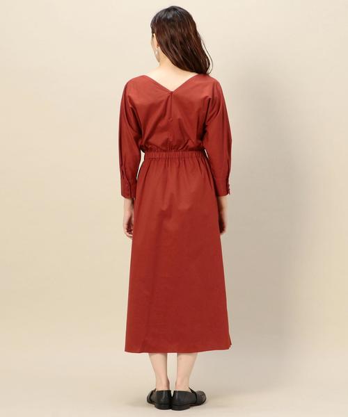 BEAUTY&YOUTH UNITED ARROWS(ビューティーアンドユースユナイテッドアローズ)の「BY コットンギャザーVネックドルマンスリーブワンピース ◆(ワンピース・レディース・ベージュ/オレンジ系その他/ネイビー・FREE)」の7枚目の写真