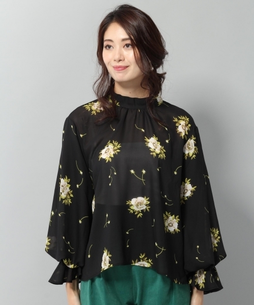 Andemiu（アンデミュウ）の「ハナガラハイネックブラウス776598（シャツ/ブラウス・レディース・ネイビー/カーキ・FREE）」の7枚目の写真